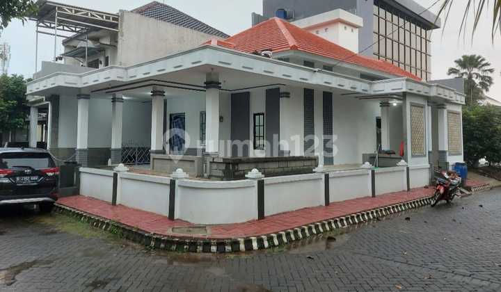 Rumah Hook Strategis di Erfina Kencana Regency Cibinong