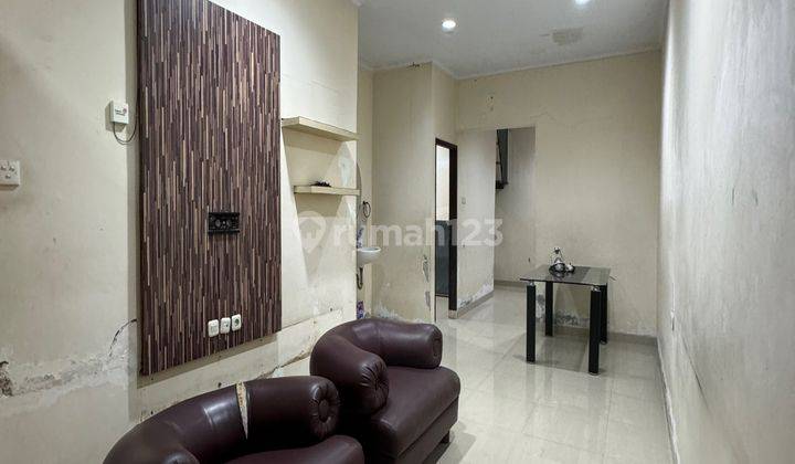 Rumah Green Ville, 1½ Lantai, Semi Furnished, Row 1 Mobil 1