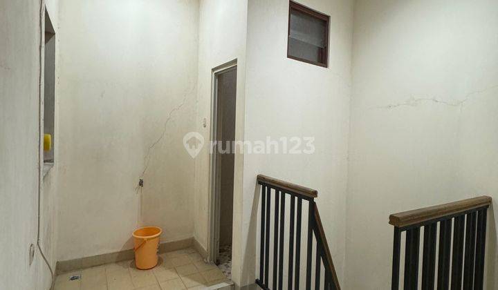 Rumah Green Ville, 1½ Lantai, Semi Furnished, Row 1 Mobil 2