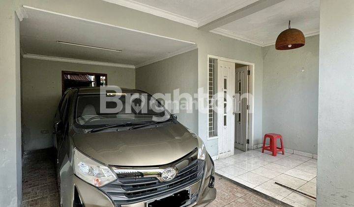 Rumah Jelambar 2½ Lantai Semi Furnished Bebas Banjir Row 2 Mobil 1