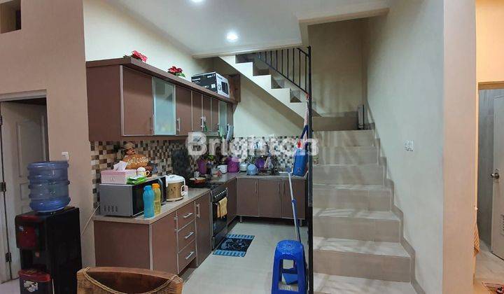 Rumah Kembangan Baru 2 Lantai, One Gate System Depan Sekolah 1