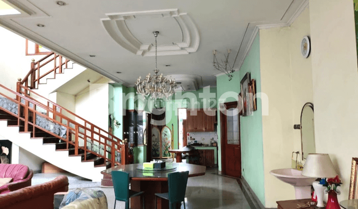 RUMAH MEWAH 2¼ LANTAIFULL FURNISHED TAMAN ALFA INDAH, JOGLO 1