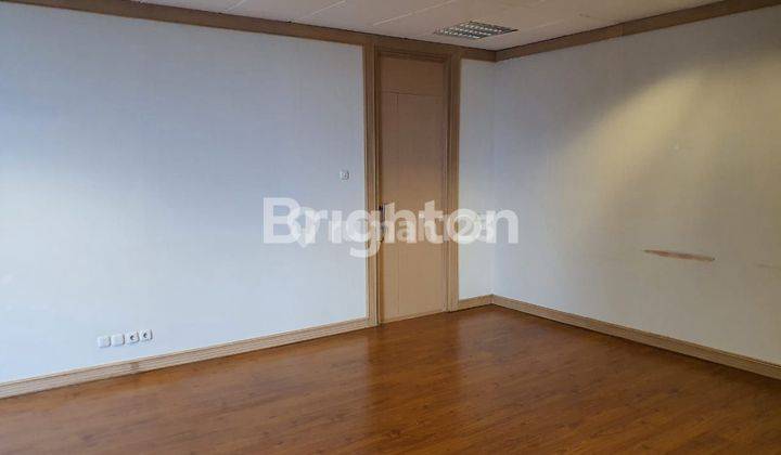 OFFICE SPACE RAPI TERAWAT SIAP HUNI LANTAI SEDANG DI MENARA SUDIRMAN, SENAYAN 2