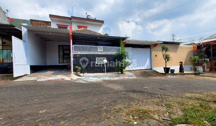 Rumah Hook Bagus 3 Lantai Baru Renovasi Full Furnished 1