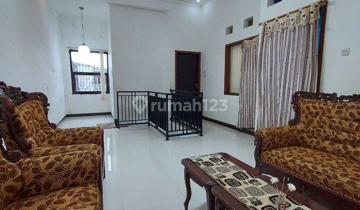 Rumah Hook Bagus 3 Lantai Baru Renovasi Full Furnished 2