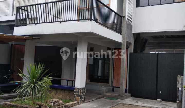 Jual Rumah Nyaman 2 Lantai dan Cocok untuk tempat usaha 2