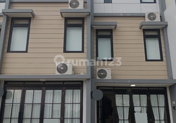 Disewakan Rumah Baru 3 Lantai di Kawasan Eksklusif Araya Gmk01625 1