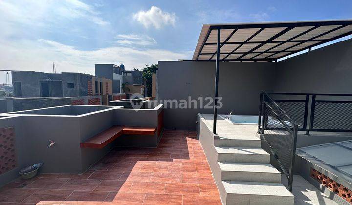 Rumah 3 Lantai Baru Furnished SHM di Cipedak, Jakarta Selatan 9
