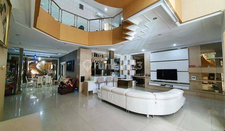 Rumah 2 Lantai Bagus Furnished SHM Kelapa Gading, Jakarta Utara 2