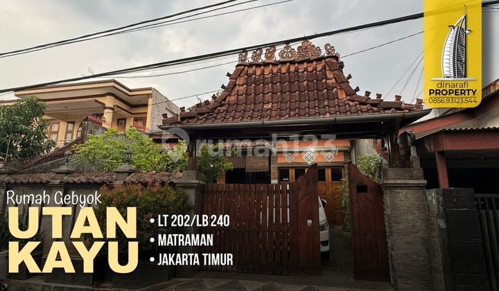 Rumah Gebyok Jawa Bagus Unfurnished SHM Utan Kayu, Jakarta Timur