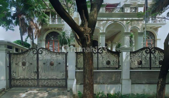 Rumah 2 Lantai Unfurnished SHM di Patra Kuningan, Jakarta Selatan 2