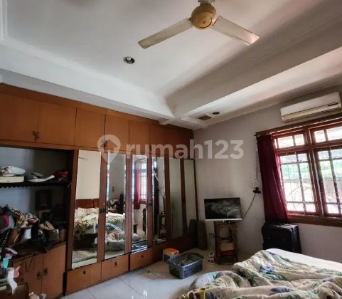 Rumah Hook LT 330 M2 Tanah Kusir Kebayoran Lama Jakarta Selatan 2
