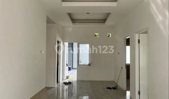 Asri House in a Complex in Graha Raya Bintaro, South Tangerang 2