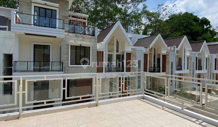 Villa mewah 2 Lantai di kawasan wisata Kota Batu, Jawa Timur