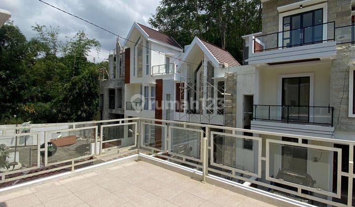 Villa mewah 2 Lantai di kawasan wisata Kota Batu, Jawa Timur