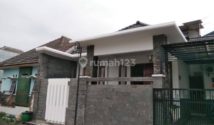 Rumah Mewah 2 Lantai di Dieng, Kota Malang