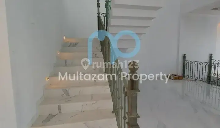 Rumah mewah di cilandak dalam komplek tenang 4