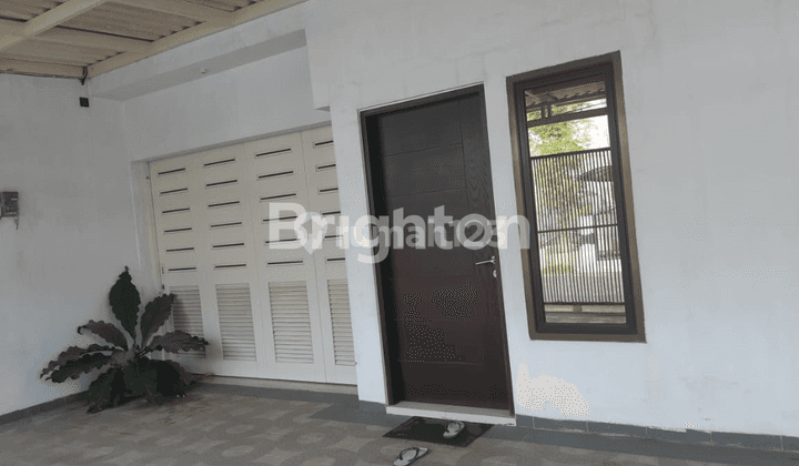 RUMAH SEMI FURNISHED 2 LANTAI DI  MANYAR TIRTOMOYO SURABAYA 2