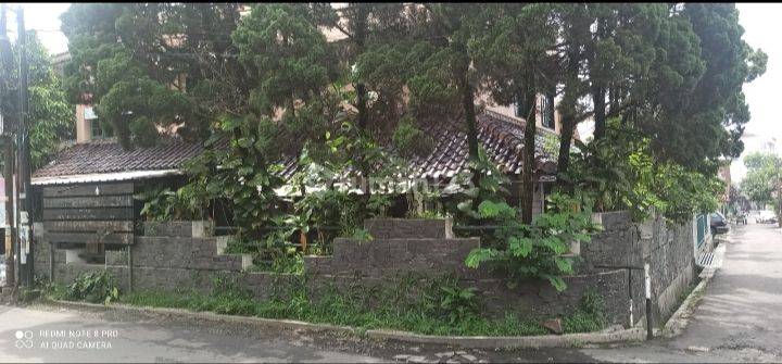 Rumah 3 Lantai SHM di RERENG WULUNG Hadap Utara (kode TBr) 1