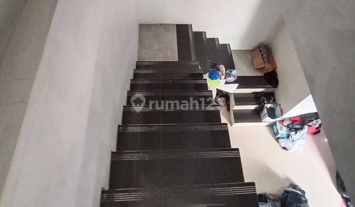Rumah Bagus di Trangsan SHM hadap Selatan 5