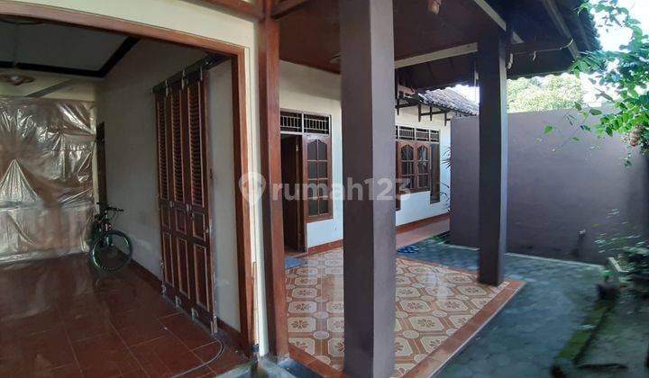 Rumah klasik etnic. Modrn 2 lantai full jati di solo kota 2