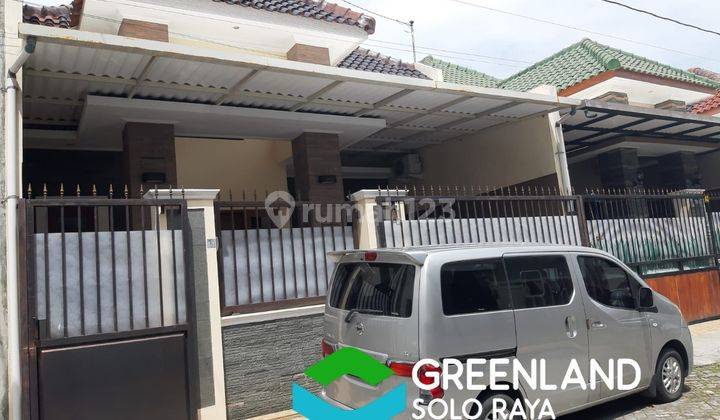 Rumah murah mewah cluster 2 Lantai di jl raya mangesti gentan solo 1