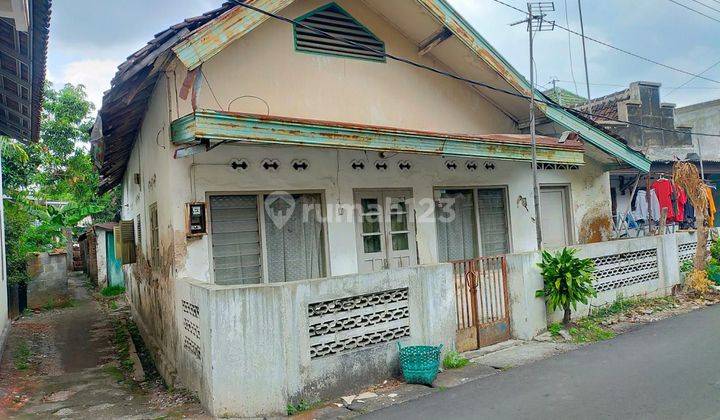 Rumah lama hitung tanah lokasi strategis di solo kota 2