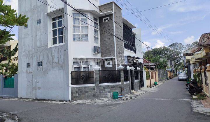 Rumah strategis di manahan tengah kota solo  1