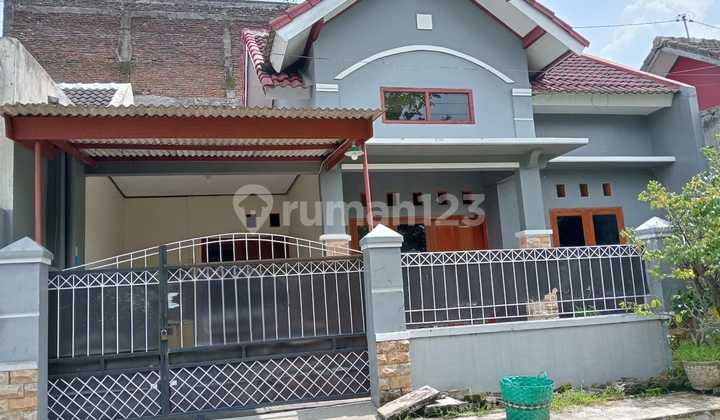House for rent in Difajar Indah, Surakarta 2