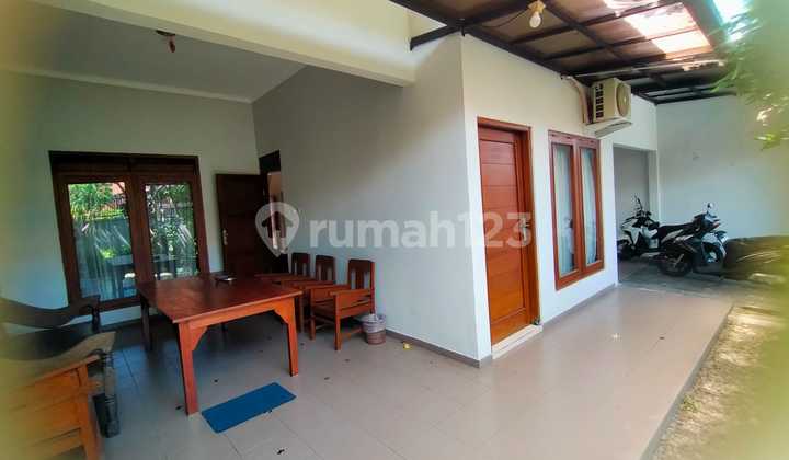 Nice and Green House Rental in Manahan Solo