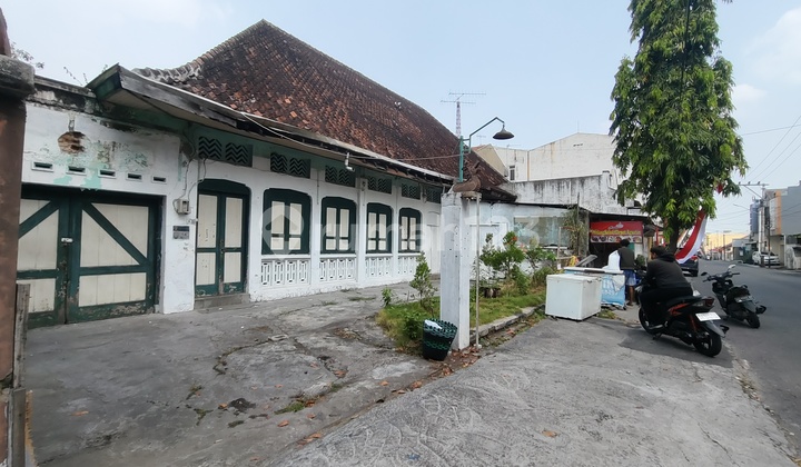 A Vintage House Suitable for a Coffee Shop or Culinary Business A Vintage House Suitable for a Coffee Shop or Culinary Business