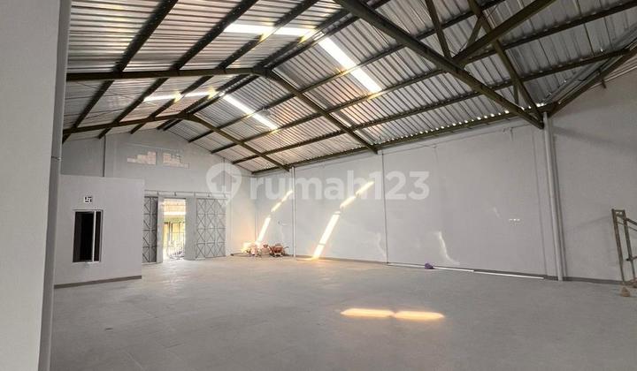 New Warehouse in Manahan Solo