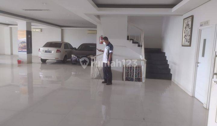 Gedung Ex Showroom Di Pancoran Mas, Depok 2