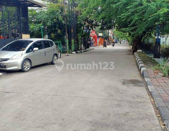 Ruko 3 lantai di Jalan Biru Laut Timur, Kelapa Gading 2