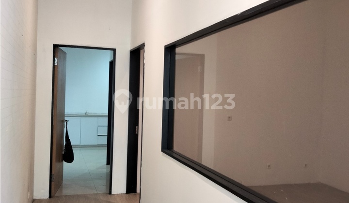 Disewakan Ruko Gandeng 3 Lantai Depan Mall Teras Kota Bsd City 4