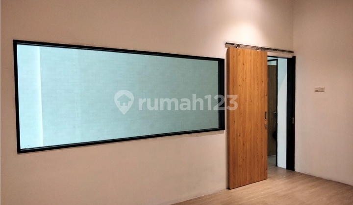Disewakan Ruko Gandeng 3 Lantai Depan Mall Teras Kota Bsd City 5