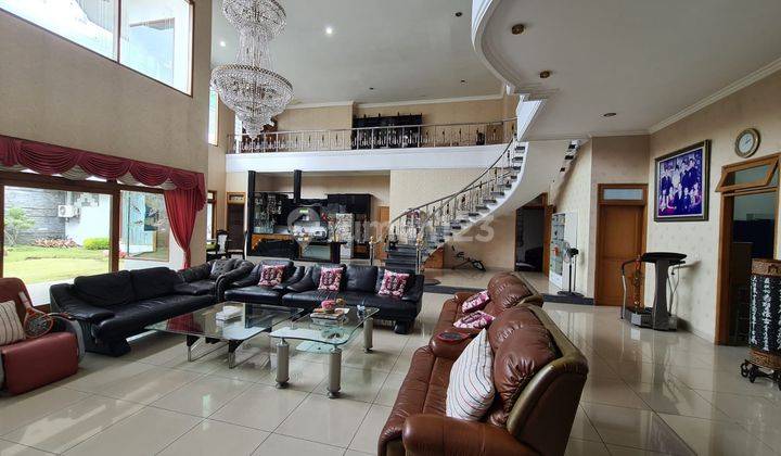 Dijual rumah modern full furnish di tengah kota bandung 2