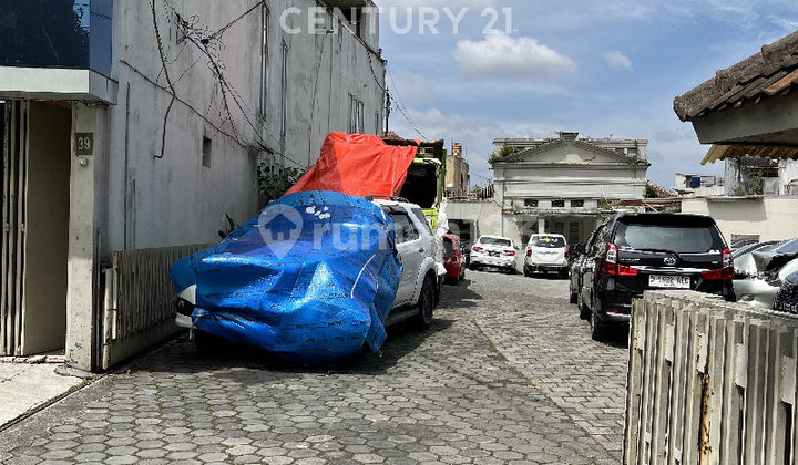 Ruko in the City Center, Rarely Such a Large Space in the City Center. 2