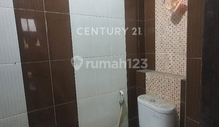 3-Story Furnished Shop House at South Jamika Ring Road, Bandung 2
