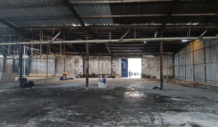 Gudang Lok Moh Toha, Area Gudang Bersama, Akses Max Fuso