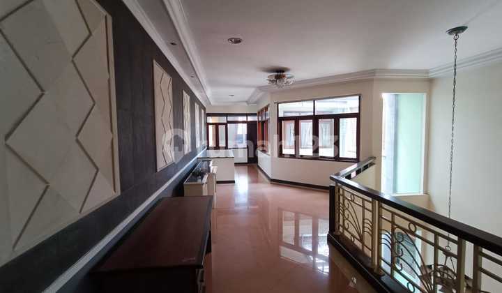 Rumah 2 Lantai Siap Huni Sayap Pasteur Kota Bandung Rumah 2 Lantai Siap Huni Sayap Pasteur Kota Bandung