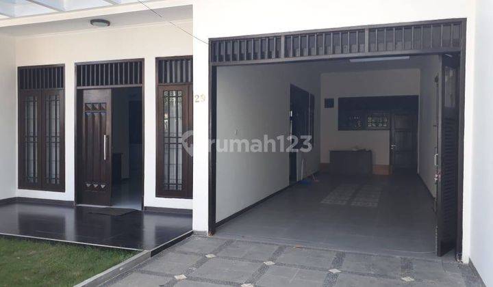 Rumah 2 Lantai Bagus HGB di Jemursari, Surabaya