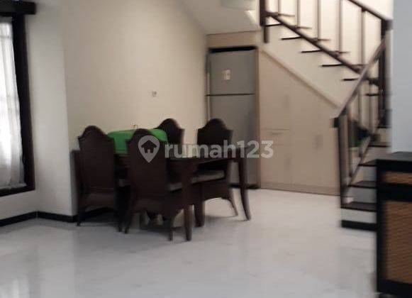 Rumah 2 Lantai Bagus HGB di Jemursari, Surabaya