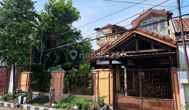 Rumah di darmo satelit 3 Lantai SHM Butuh Renovasi hadap Selatan 1