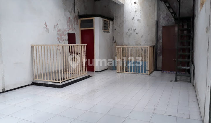 Residential House in the City Center Business Hub 2