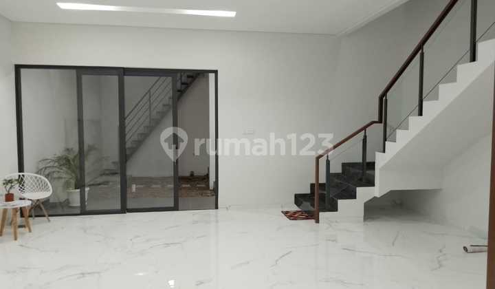 Luxurious Mekar Wangi House Good SHM House