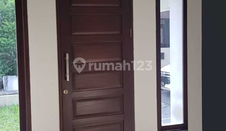 Rumah Shm Di Komplek Singgasana 2