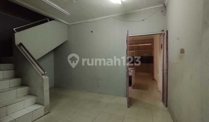 3-storey shop house on Cibabat main road 2