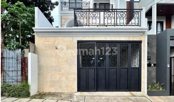 House for sale 3 Floors. Luxury, Cheap with Swimming Pool Jagakarsa South Jakarta