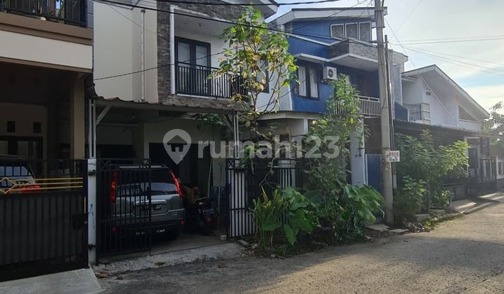 House for sale in Cakung, East Jakarta, 5 minutes to Jakarta Garden City, Freehold Title. 2